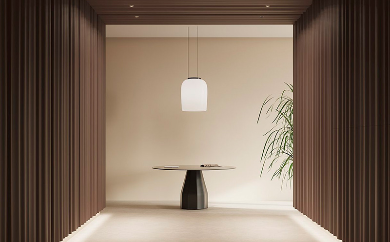 primer abierto de una mesa estilo minimalista con l&aacute;mpara suspendida estilo zen